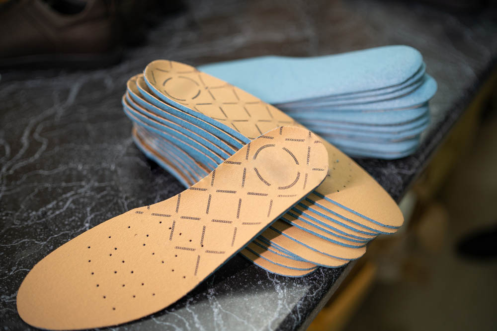 Qué material se utiliza para fabricar calzado antideslizante? - Quora